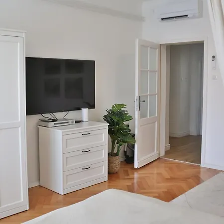 Historic Mexico Building * Любляна